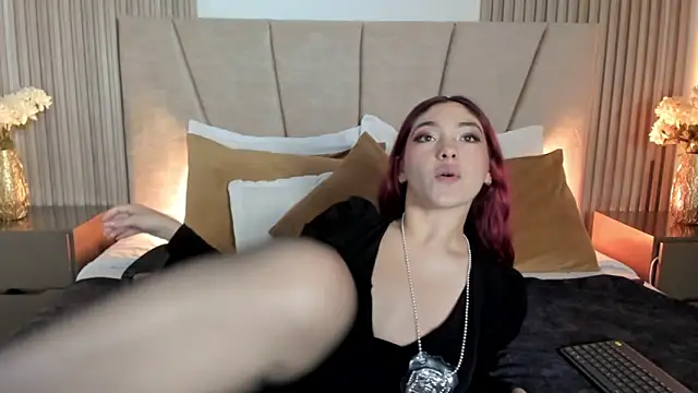 Snapshot of Victoria_Beaumont chatting on October 2025 11:44:01 AM Victoria Beaumont online show from October 2025 11:44:01 AM