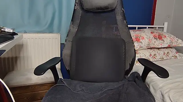 Snapshot of flydirty chatting on October 2025 10:19:02 PM flydirty online show from October 2025 10:19:02 PM