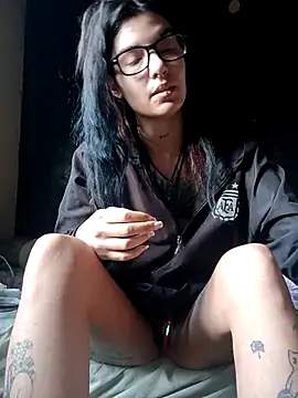 Snapshot of Darkw1tch chatting on October 2025 10:15:02 AM Darkw1tch online show from October 2025 10:15:02 AM