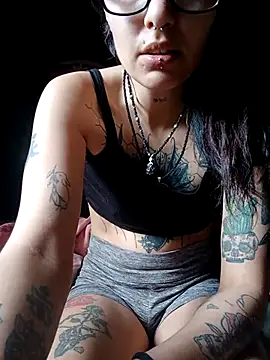 Snapshot of Darkw1tch chatting on October 2025 11:22:02 AM Darkw1tch online show from October 2025 11:22:02 AM