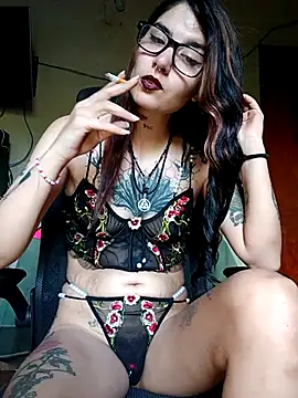 Snapshot of Darkw1tch chatting on November 2025 08:00:01 PM Darkw1tch online show from November 2025 08:00:01 PM