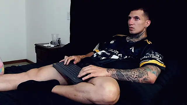 Snapshot of Shane_Clay chatting on October 2025 11:25:02 PM Shane Clay online show from October 2025 11:25:02 PM