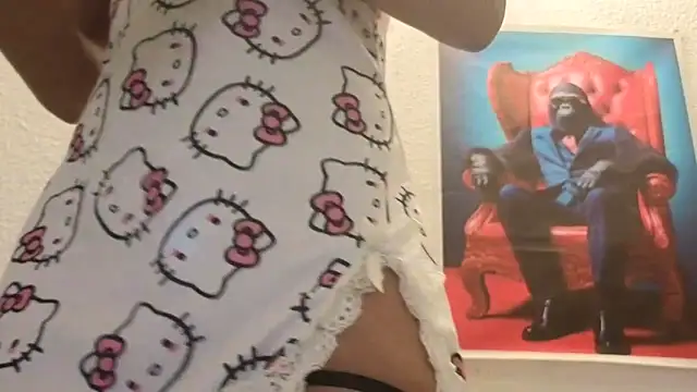 Snapshot of Oulola777 chatting on October 2025 05:12:01 PM Oulola777 online show from October 2025 05:12:01 PM