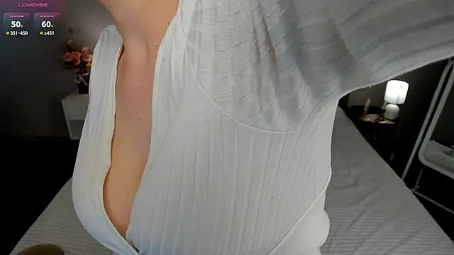 Snapshot of RadiantFairy chatting on November 2025 02:32:01 AM RadiantFairy online show from November 2025 02:32:01 AM