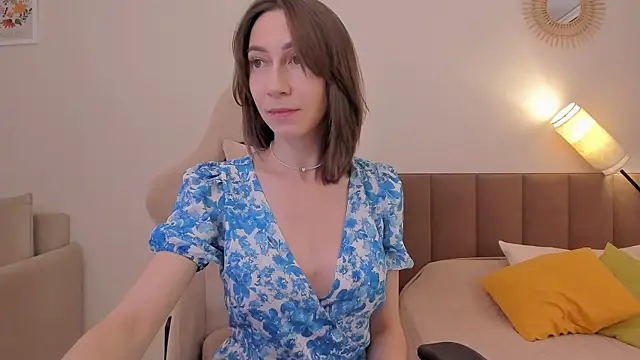 Snapshot of GoodGlamorGirl chatting on October 2025 04:24:02 AM GoodGlamorGirl online show from October 2025 04:24:02 AM