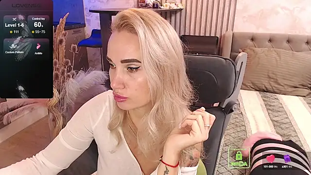 Snapshot of FreeBerryMILF chatting on October 2025 03:12:02 PM FreeBerryMILF online show from October 2025 03:12:02 PM