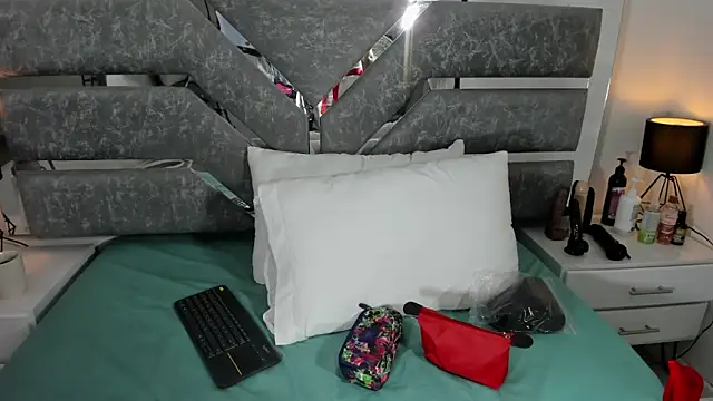 Karla-Lin online show from October 2025 12:50:01 PM