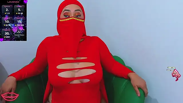 Snapshot of Aisha_Malek chatting on October 2025 08:08:01 PM Aisha Malek online show from October 2025 08:08:01 PM