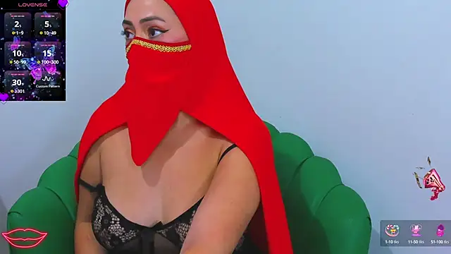 Snapshot of Aisha_Malek chatting on October 2025 09:24:01 PM Aisha Malek online show from October 2025 09:24:01 PM