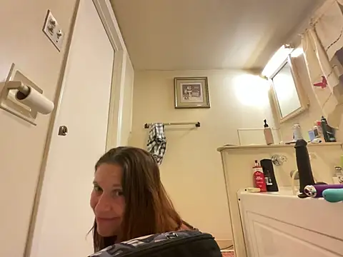 YoMomma-xoxo13 online show from December 2025 12:30:01 AM