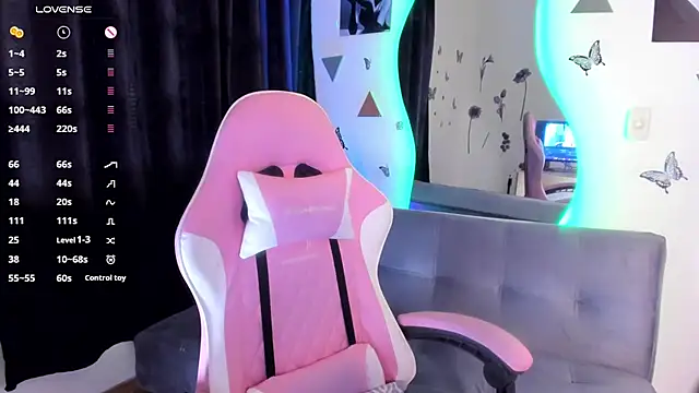 Snapshot of luciamature_ chatting on November 2025 09:14:01 PM luciamature online show from November 2025 09:14:01 PM