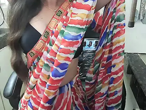 Snapshot of lovepihuu chatting on October 2025 05:16:02 AM lovepihuu online show from October 2025 05:16:02 AM