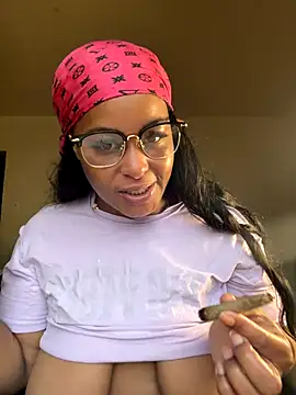 yummy0322 online show from October 2025 12:50:02 PM