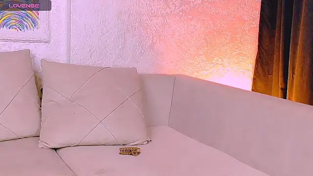 marrenaa online show from September 2025 04:02:02 AM