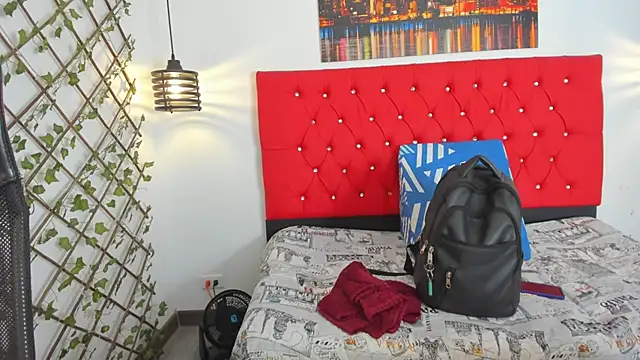 carolinacrus01 online show from October 2025 04:59:02 PM