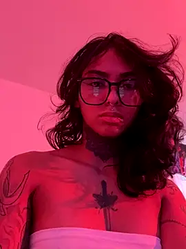 Snapshot of iamkatty_ chatting on November 2025 04:20:01 PM iamkatty online show from November 2025 04:20:01 PM