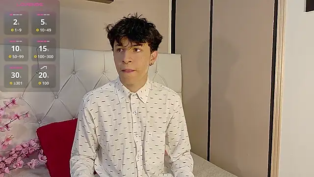 Snapshot of Axel__Evans chatting on October 2025 11:17:01 AM Axel Evans online show from October 2025 11:17:01 AM