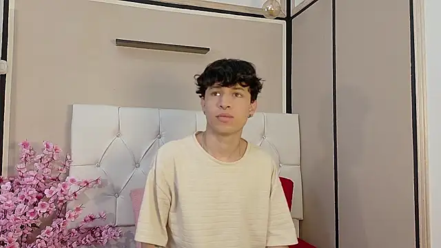 Snapshot of Axel__Evans chatting on October 2025 12:09:02 PM Axel Evans online show from October 2025 12:09:02 PM