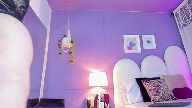 my aleja  online show from September 2025 01:46:01 PM