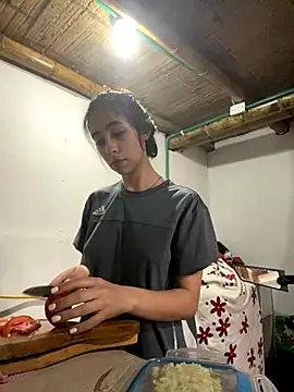 Snapshot of juliie_star chatting on October 2025 06:13:02 PM juliie star online show from October 2025 06:13:02 PM