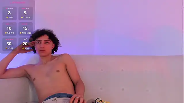 Snapshot of juliie_star chatting on October 2025 03:29:02 AM juliie star online show from October 2025 03:29:02 AM