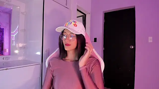 Snapshot of daphne_courtis chatting on November 2025 03:05:02 AM daphne courtis online show from November 2025 03:05:02 AM