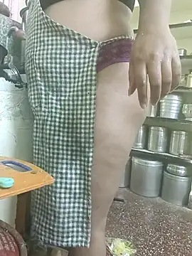 Snapshot of dhanshri143 chatting on November 2025 04:33:02 AM dhanshri143 online show from November 2025 04:33:02 AM