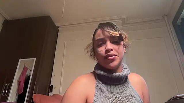 AlyCakes212 online show from November 2025 04:29:02 PM