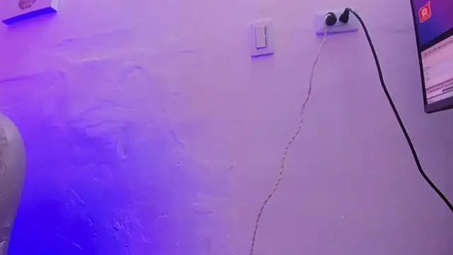 Ambar Cullen online show from October 2025 08:22:02 PM