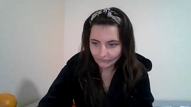 DInaraXRose online show from October 2025 10:34:02 AM