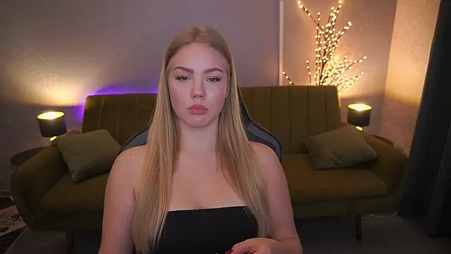 Snapshot of CelesteNoir chatting on October 2025 06:31:01 AM CelesteNoir online show from October 2025 06:31:01 AM