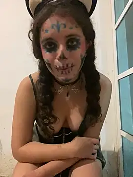 Snapshot of Lucy_YupiSweet chatting on November 2025 08:49:01 AM Lucy YupiSweet online show from November 2025 08:49:01 AM