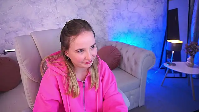 Snapshot of SofieBloom chatting on October 2025 11:38:01 PM SofieBloom online show from October 2025 11:38:01 PM