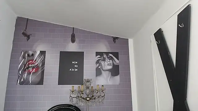 Snapshot of aleesha_cameron02 chatting on November 2025 12:04:02 PM aleesha cameron02 online show from November 2025 12:04:02 PM