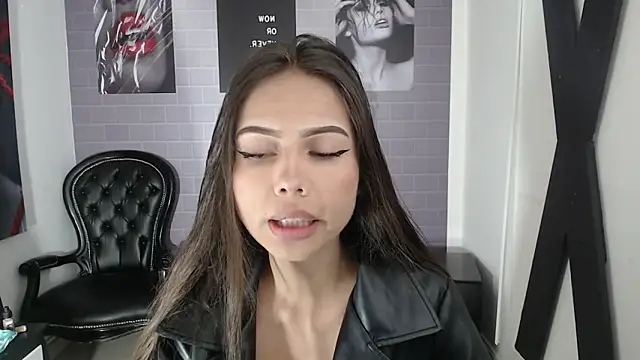 Snapshot of aleesha_cameron02 chatting on November 2025 12:16:01 PM aleesha cameron02 online show from November 2025 12:16:01 PM