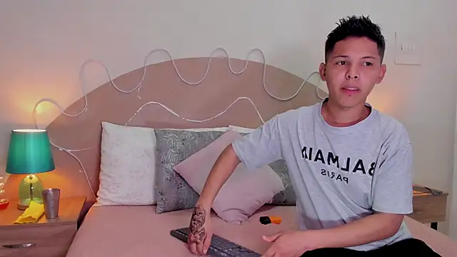 Snapshot of Enrrixxx_ chatting on November 2025 12:31:02 AM Enrrixxx online show from November 2025 12:31:02 AM