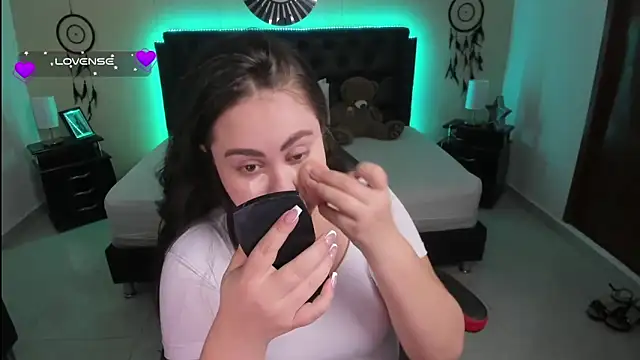 Snapshot of LolaVillalobos chatting on October 2025 12:58:01 PM LolaVillalobos online show from October 2025 12:58:01 PM