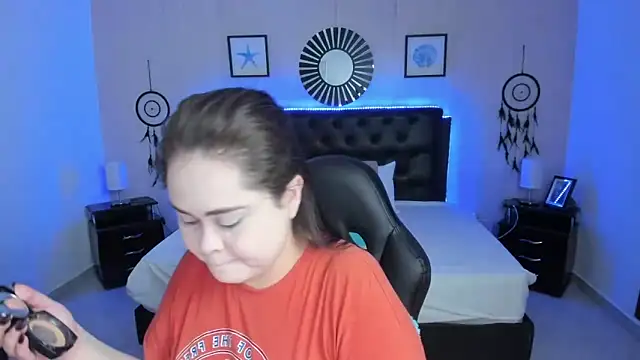 Snapshot of LolaVillalobos chatting on November 2025 12:13:01 PM LolaVillalobos online show from November 2025 12:13:01 PM