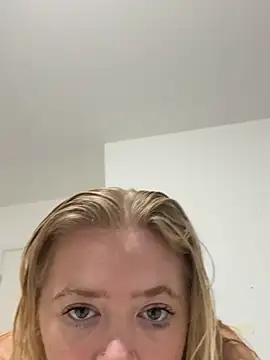 Snapshot of KaylaTrudi chatting on November 2025 09:26:01 PM KaylaTrudi online show from November 2025 09:26:01 PM