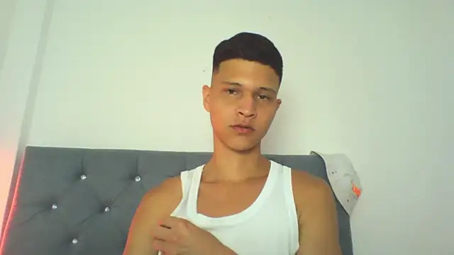 Snapshot of Twinkcock22 chatting on September 2025 04:28:02 AM Twinkcock22 online show from September 2025 04:28:02 AM