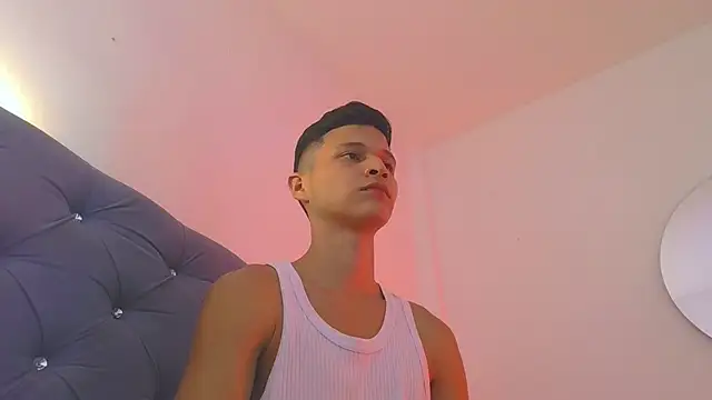 Snapshot of Twinkcock22 chatting on October 2025 03:48:02 AM Twinkcock22 online show from October 2025 03:48:02 AM