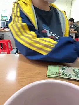 Snapshot of PhuongNhi21 chatting on October 2025 01:58:02 AM PhuongNhi21 online show from October 2025 01:58:02 AM