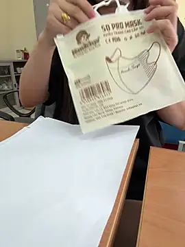 Snapshot of PhuongNhi21 chatting on October 2025 01:50:01 AM PhuongNhi21 online show from October 2025 01:50:01 AM