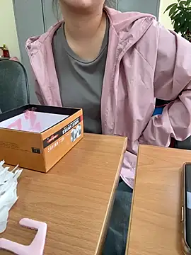 Snapshot of PhuongNhi21 chatting on October 2025 01:38:01 AM PhuongNhi21 online show from October 2025 01:38:01 AM