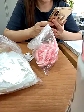 Snapshot of PhuongNhi21 chatting on October 2025 01:20:02 AM PhuongNhi21 online show from October 2025 01:20:02 AM