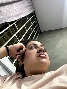 Snapshot of megvibes chatting on November 2025 12:53:01 AM megvibes online show from November 2025 12:53:01 AM