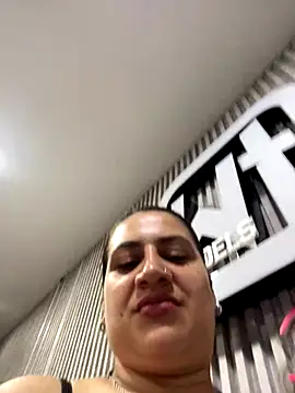 Snapshot of megvibes chatting on December 2025 09:31:02 PM megvibes online show from December 2025 09:31:02 PM