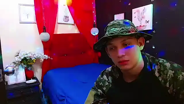 luccasbigcock online show from October 2025 01:47:01 AM