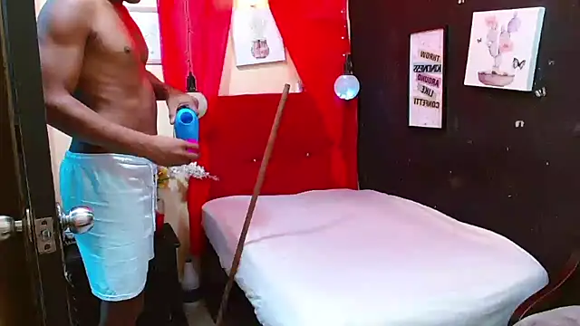 luccasbigcock online show from October 2025 10:53:02 PM