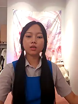 lirz06 online show from September 2025 05:25:01 PM